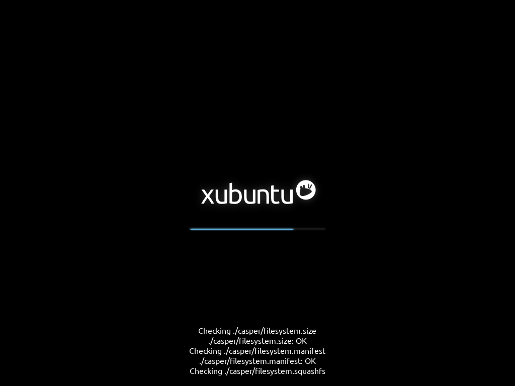After a few seconds, Xubuntu begins to boot. A progress bar and text are displayed.